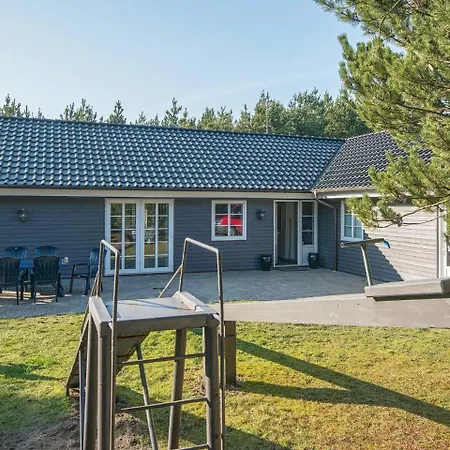 Five-bedroom Holiday In Romo 2 *