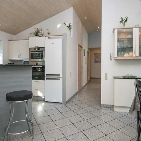 Five-bedroom Holiday In Romo 2